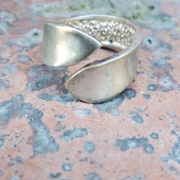 Vintage Sterling Silver Infinity Band - Picture 5 of 6